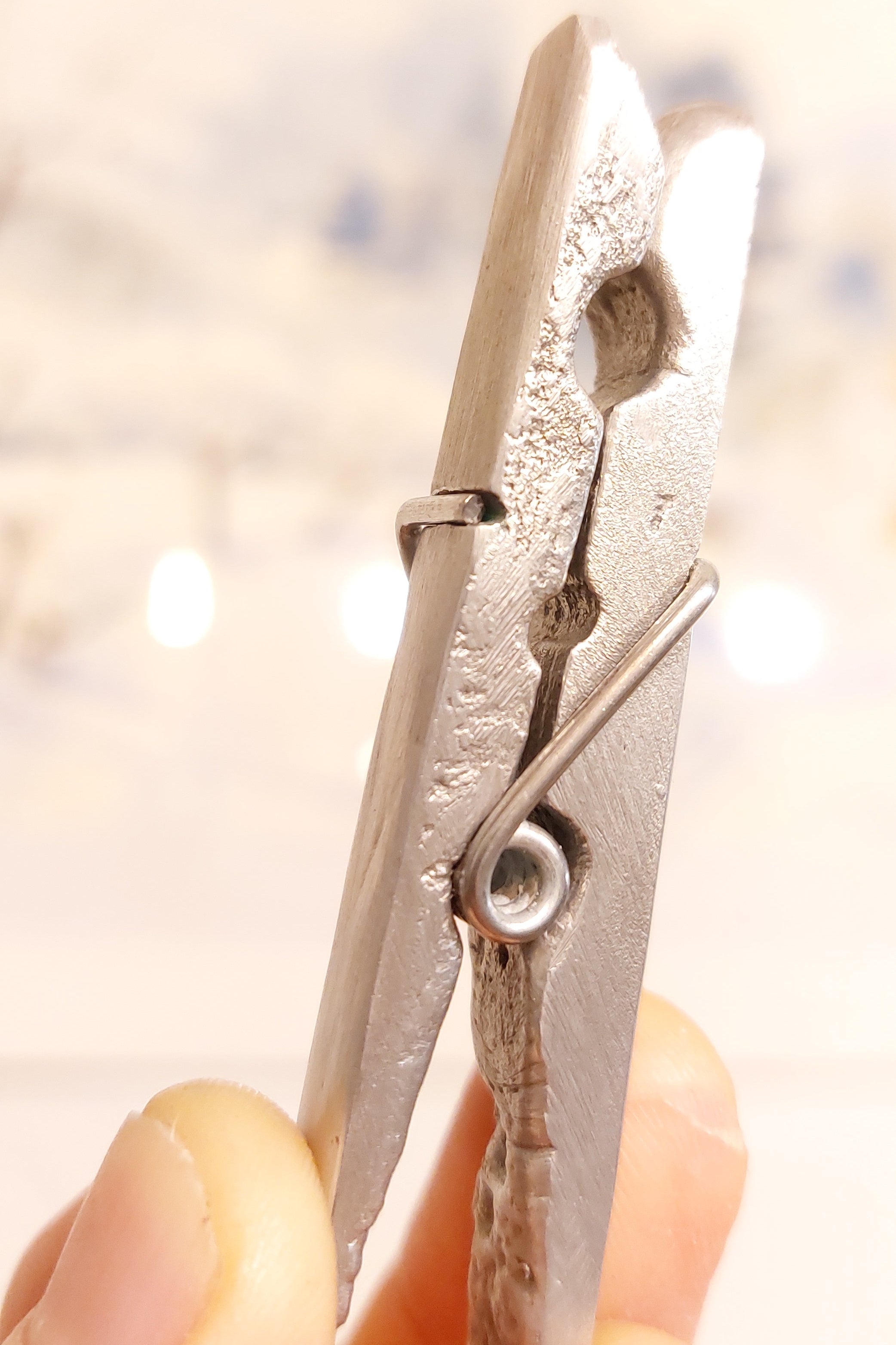 Pince à linge artisanale en aluminium